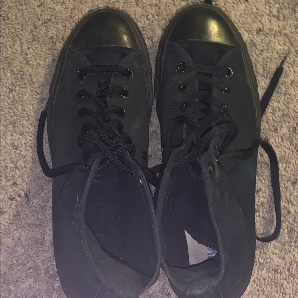Women’s converse only worn a few times size 10